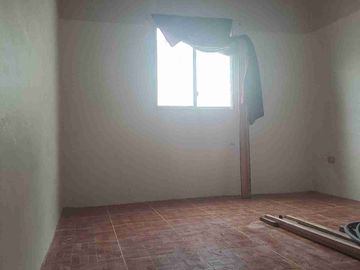 Salinas Frente a las Antenas de Tv Cable.