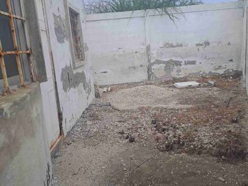 Salinas Frente a las Antenas de Tv Cable.