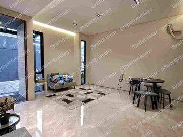 rumah 2,5  lantai di pancoran mas depok