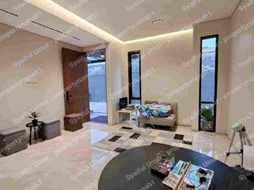 rumah 2,5  lantai di pancoran mas depok