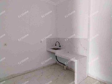 Rumah dijual di Jagakarsa Jakarta Selatan harga dibawah 1 Milyar 2,5 lantai + rooftop