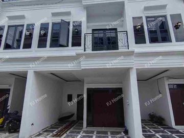 Rumah dijual di Jagakarsa Jakarta Selatan harga dibawah 1 Milyar 2,5 lantai + rooftop