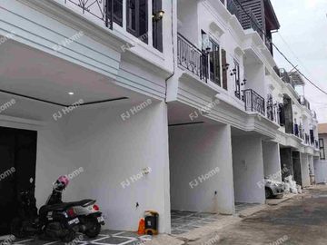 Rumah dijual di Jagakarsa Jakarta Selatan harga dibawah 1 Milyar 2,5 lantai + rooftop