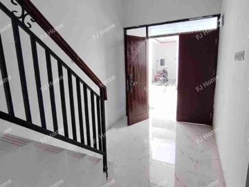Rumah dijual di Jagakarsa Jakarta Selatan harga dibawah 1 Milyar 2,5 lantai + rooftop