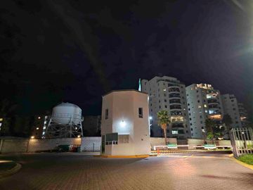 RENTA DE CASA EN BALCONES DE JURIQUILLA, AMPLIA DE UN PISO