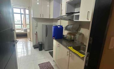 Condominium for sale in mandalı Yong fully furnish with title