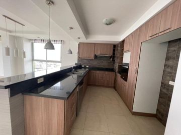departamento de venta con vista al mar en Manta