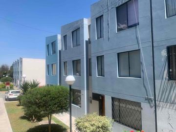 Amplia casa de 104 m2, Sector Mitad del Mundo, Dentro de Urbanización Privada