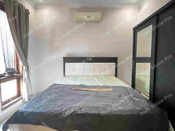 RUMAH HOOK KONDISI MASIH BAGUS,DEPAN TAMAN,SIAP HUNI