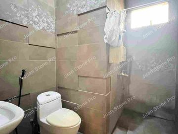 RUMAH HOOK KONDISI MASIH BAGUS,DEPAN TAMAN,SIAP HUNI