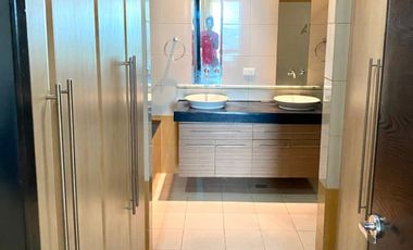 RFO Furnished 3BR with Balcony & Parking FOR RENT / LEASE at One McKinley Place BGC Taguig