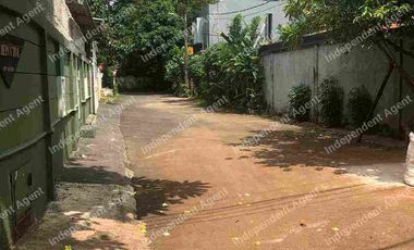Rumah 2 Lantai Huk, Dekat Ke Pondok Indah Jakarta Selatan