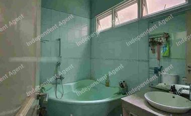 Rumah 2 Lantai Huk, Dekat Ke Pondok Indah Jakarta Selatan