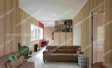Rumah 2 Lantai Huk, Dekat Ke Pondok Indah Jakarta Selatan
