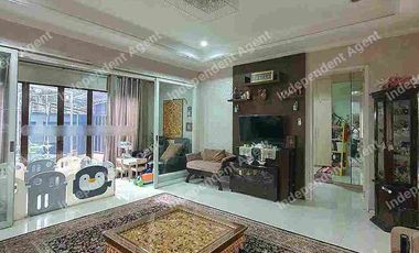 Rumah 2 Lantai Huk, Dekat Ke Pondok Indah Jakarta Selatan