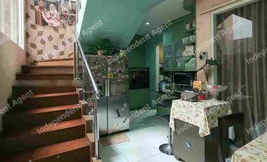 Rumah 2 Lantai Huk, Dekat Ke Pondok Indah Jakarta Selatan