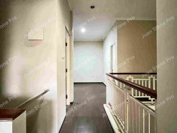 RUMAH DESIGN MODERN CLASSIC,ROW JALAN LEBAR,KOTA WISATA CIBUBUR