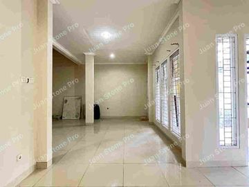 RUMAH DESIGN MODERN CLASSIC,ROW JALAN LEBAR,KOTA WISATA CIBUBUR