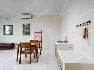 RUMAH MODERN MINIMALIS KOTA WISATA CIBUBUR,SIAP HUNI,LAYOUT LAPANG.
