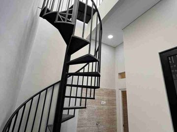 DKT Ubaya Rmh Baru Gress Tenggilis Mejoyo Row 2,5 mbl