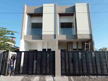 DKT Ubaya Rmh Baru Gress Tenggilis Mejoyo Row 2,5 mbl