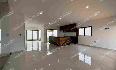 VENDO CASA EN LA RIVIERA VERACRUZANA, FRENTE A LA PLAZA EL DORADO
