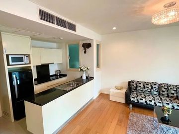 1-BR Condo at Wind Sukhumvit 23 near BTS Asok
