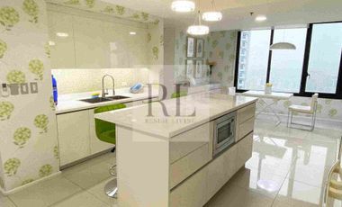 4BR Penthouse in Arya Residences BGC
