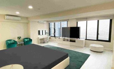 4BR Penthouse in Arya Residences BGC