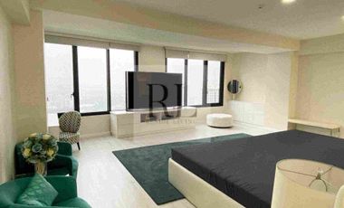 4BR Penthouse in Arya Residences BGC