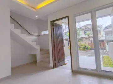 Jual Rumah baru SHM dalam komplek di sayap gegerkalong, sarijadi, Ciwaruga