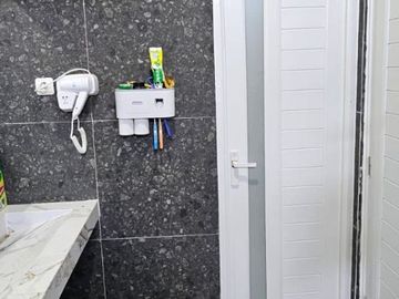 ANA RUMAH FULL FURNISHED UK 7X20M DI KOMP DUTA MAS JELAMBAR