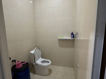 ANA RUMAH FULL FURNISHED UK 7X20M DI KOMP DUTA MAS JELAMBAR