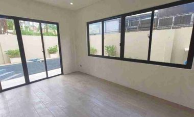 House for sale in Cebu City, Gated in Banilad , Brand new