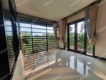 Sewa Rumah Hook Tropical Minimalis Luxury Graha Family
