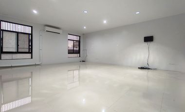 47.8 sqm Big studio bare unit in Barangay Carmona, Makati for rent