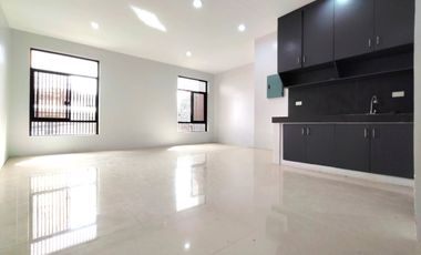 38.9 sqm big studio bare unit in Barangay Carmona, Makati for rent