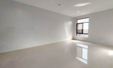 38.9 sqm big studio bare unit in Barangay Carmona, Makati for rent