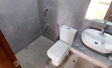 38.9 sqm big studio bare unit in Barangay Carmona, Makati for rent