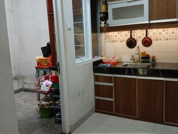 Rumah strategis 3 lantai Kelapa molek Kelapa Gading Jakarta Utara