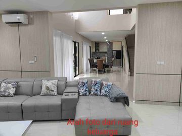 Dijual Cepat Rumah Mewah di Cluster Emily ( Ada Danau ) Summarecon Bandung Full Furnished