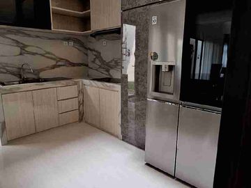 Dijual Cepat Rumah Mewah di Cluster Emily ( Ada Danau ) Summarecon Bandung Full Furnished