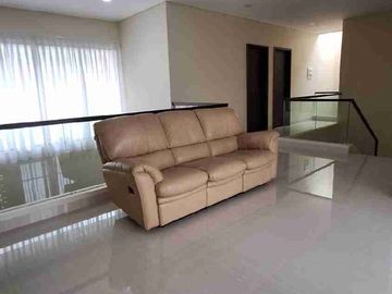 Dijual Cepat Rumah Mewah di Cluster Emily ( Ada Danau ) Summarecon Bandung Full Furnished