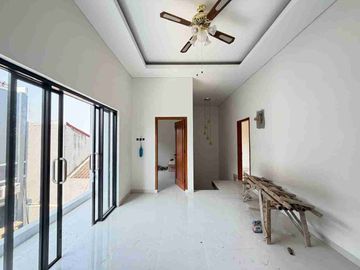 Rumah Mewah 2Lt Baru Dalam Town House di Solo Kota