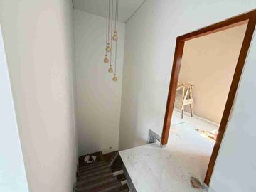 Rumah Mewah 2Lt Baru Dalam Town House di Solo Kota
