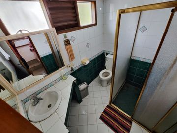 Rumah 2 lantai di Depok siap pakai Pesona Khayangan, Jawa Barat