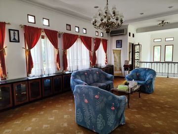 Rumah 2 lantai di Depok siap pakai Pesona Khayangan, Jawa Barat