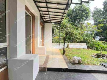 RUMAH 2 LANTAI DALAM CLUSTER KOTA WISATA CIBUBUR,SIAP HUNI