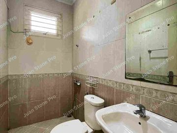 RUMAH 2 LANTAI DALAM CLUSTER KOTA WISATA CIBUBUR,SIAP HUNI