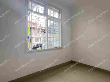 RUMAH RENOVASI DALAM CLUSTER KOTA WISATA CIBUBUR